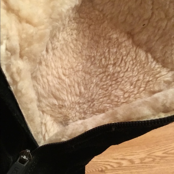 Suede Ugghs - Picture 3 of 5